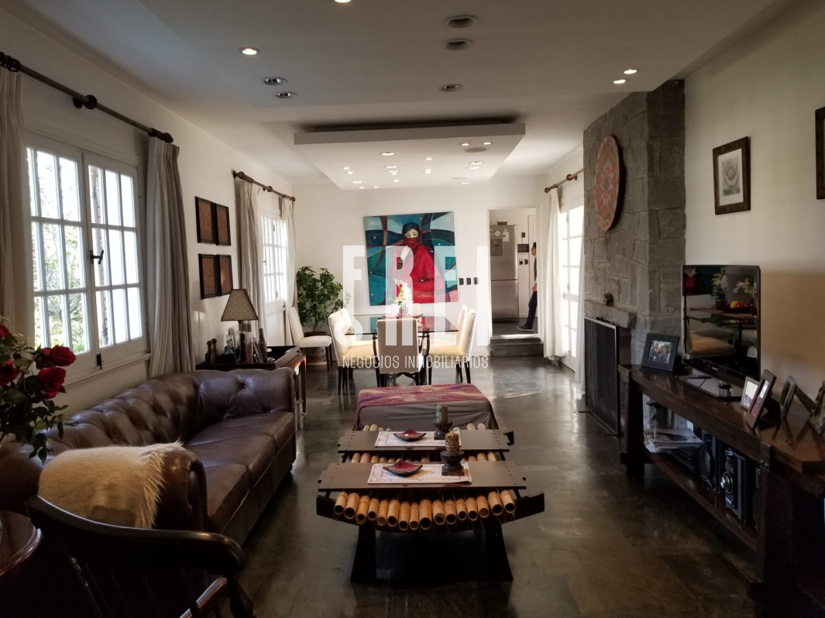 Casa ID.21 - Casa en Mansa 4 dormitorios con piscina y barbacoa