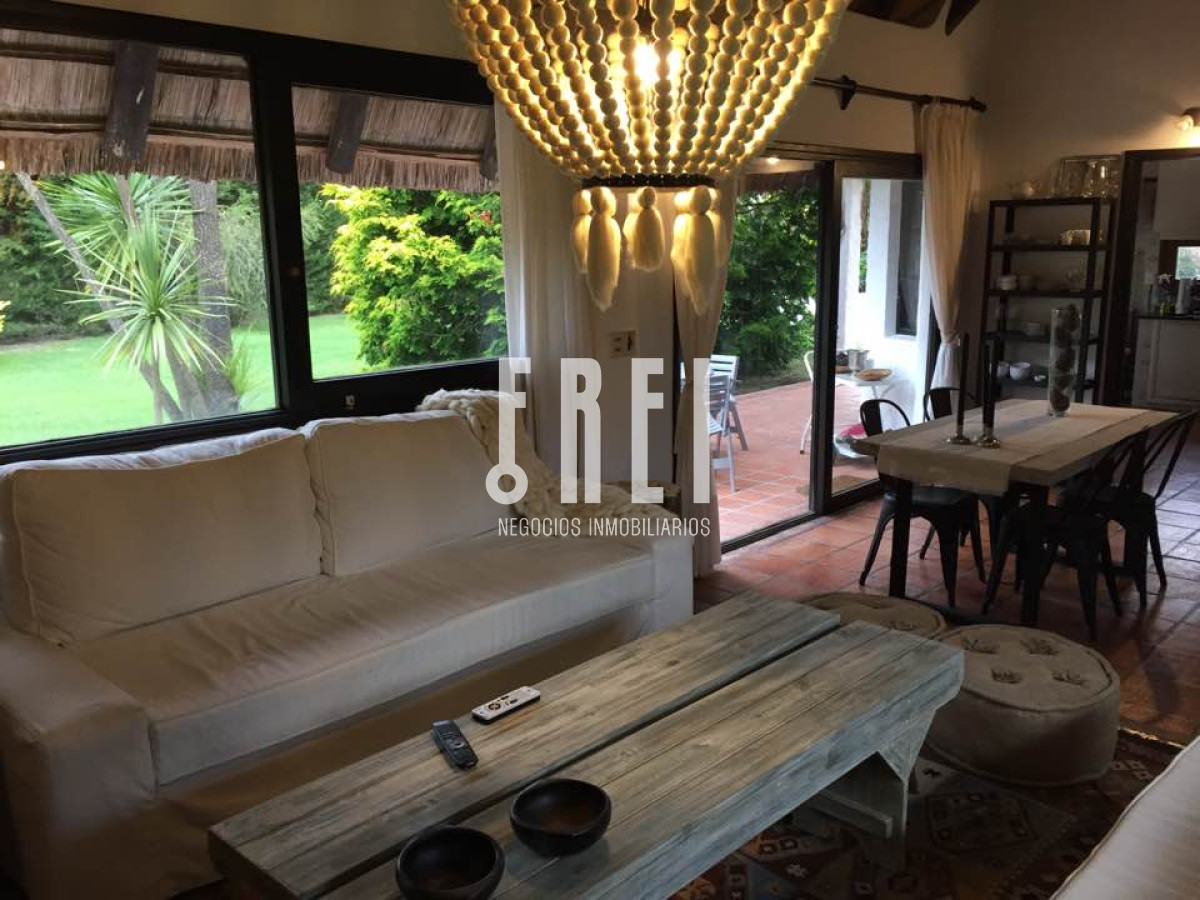 Casa ID.11 - Casa en Rincón del Indio 3 dormitorios piscina