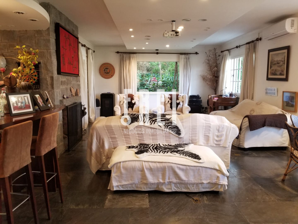 Casa ID.21 - Casa en Mansa 4 dormitorios con piscina y barbacoa