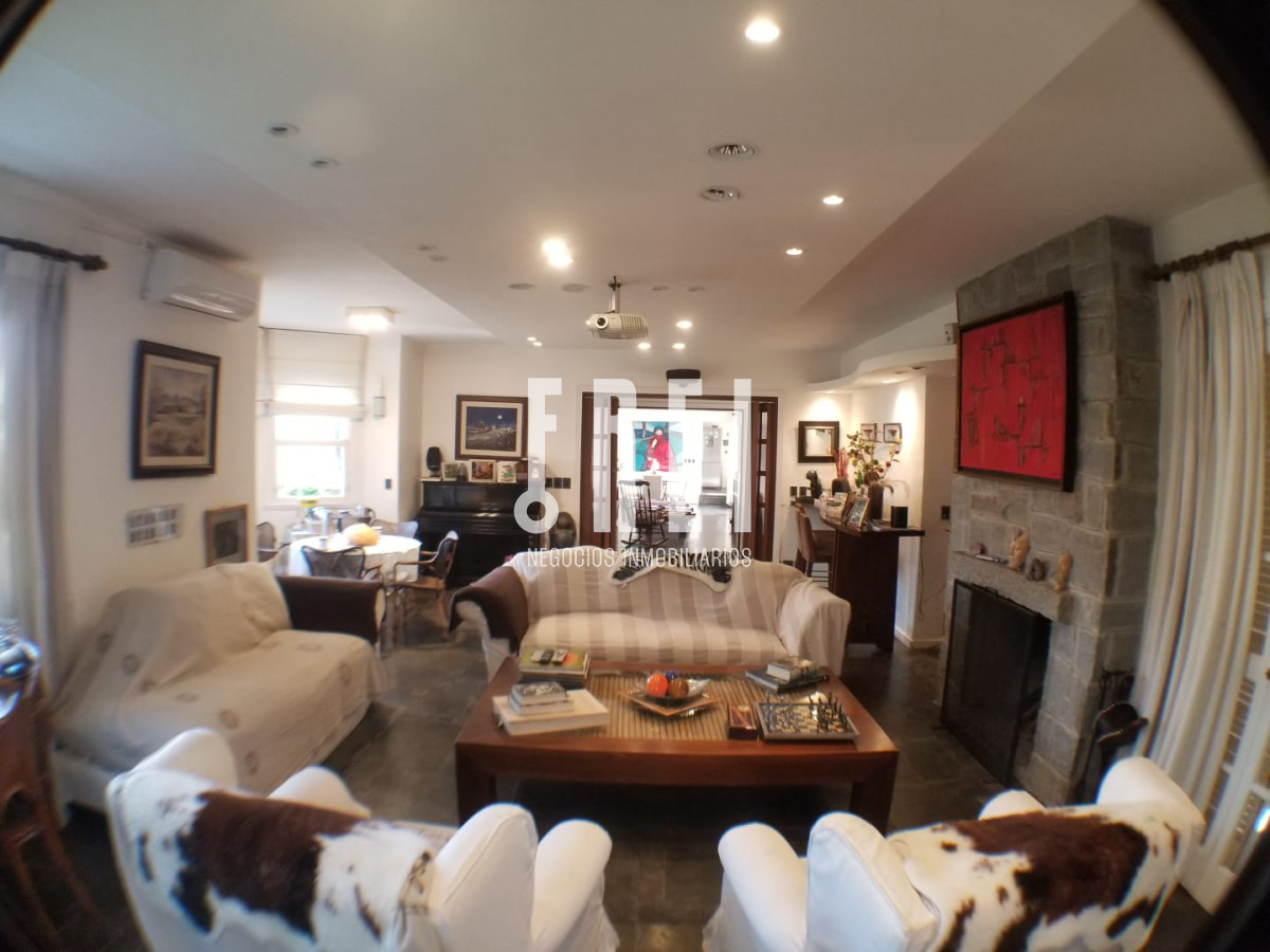 Casa ID.21 - Casa en Mansa 4 dormitorios con piscina y barbacoa