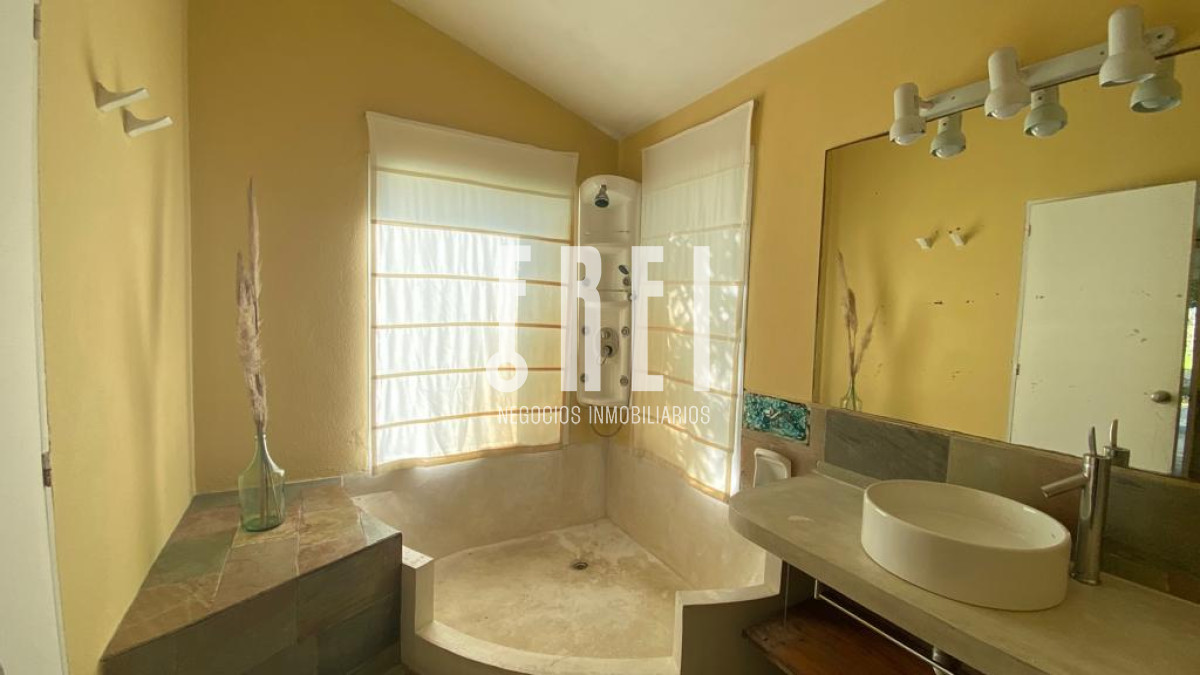 Casa ID.9 - Casa en venta y alquiler anual, en Mansa.
