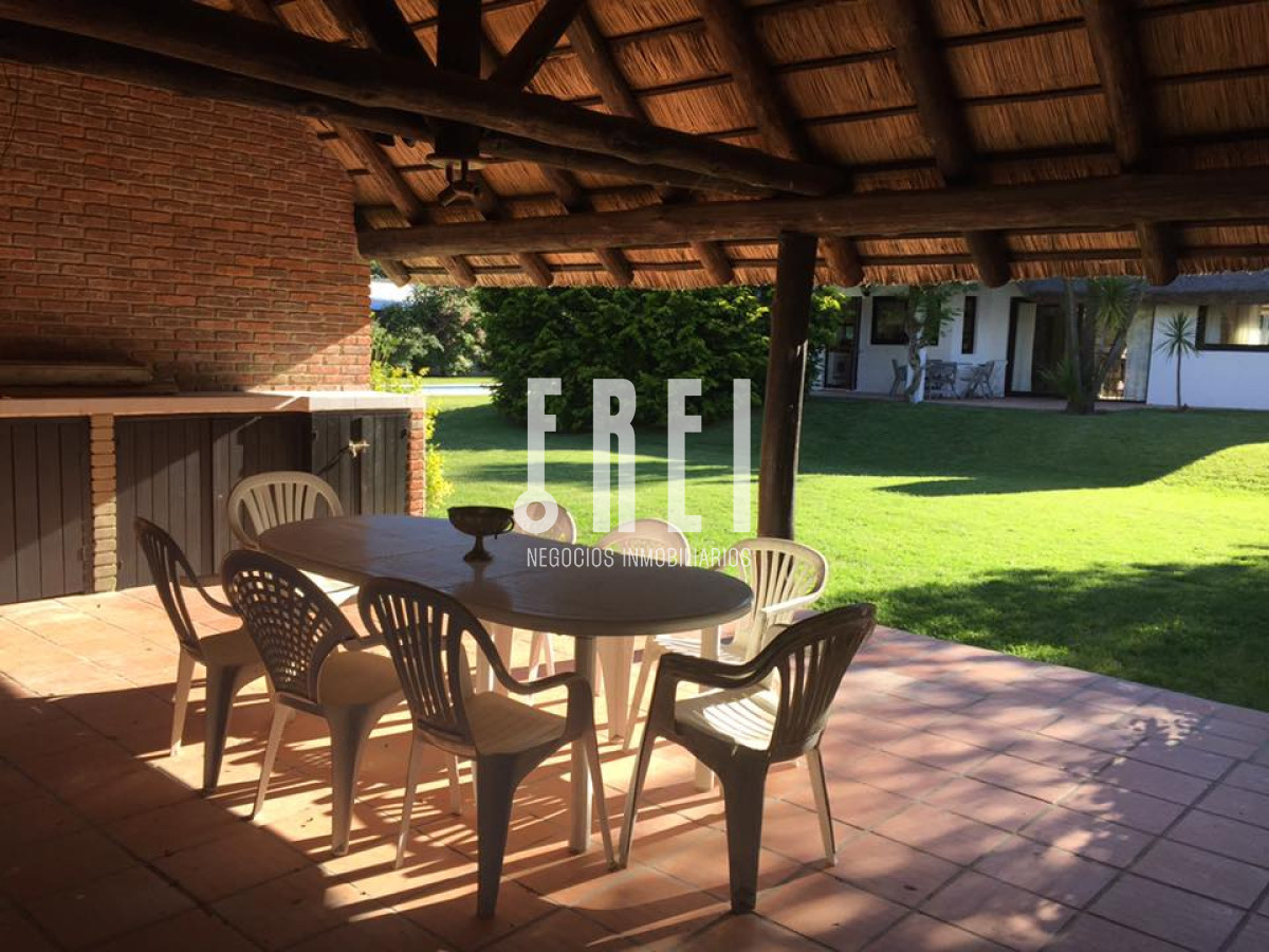 Casa ID.11 - Casa en Rincón del Indio 3 dormitorios piscina