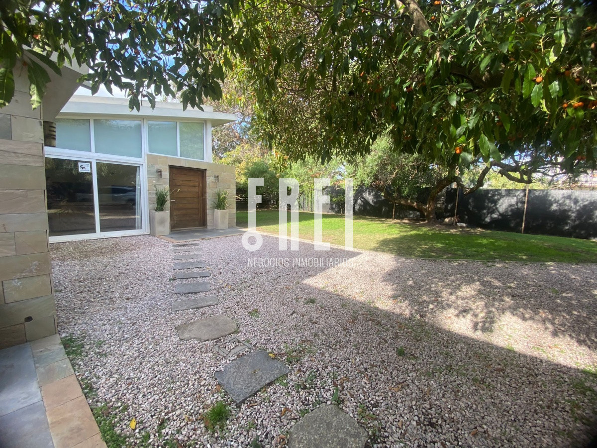 Casa ID.9 - Casa en venta y alquiler anual, en Mansa.