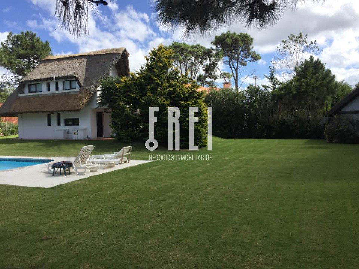 Casa ID.11 - Casa en Rincón del Indio 3 dormitorios piscina