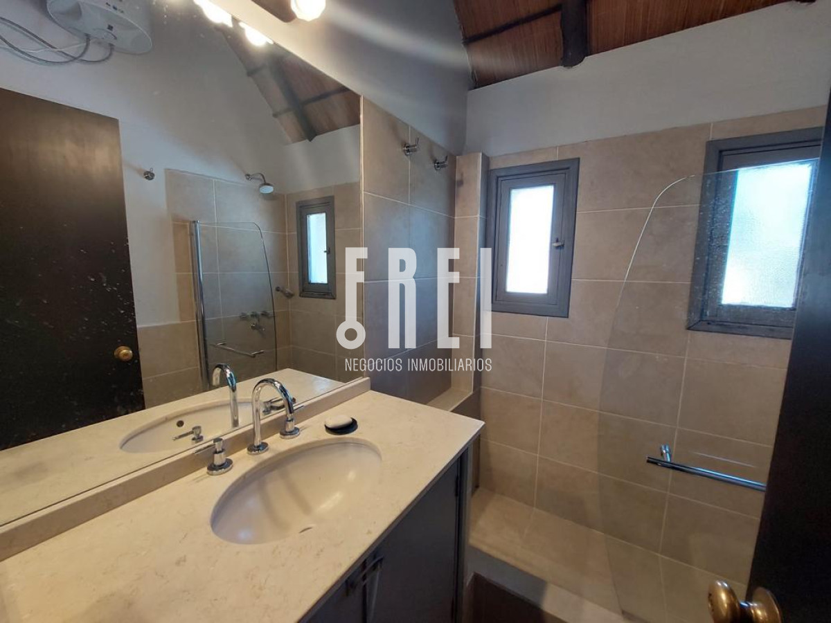 Casa ID.11 - Casa en Rincón del Indio 3 dormitorios piscina