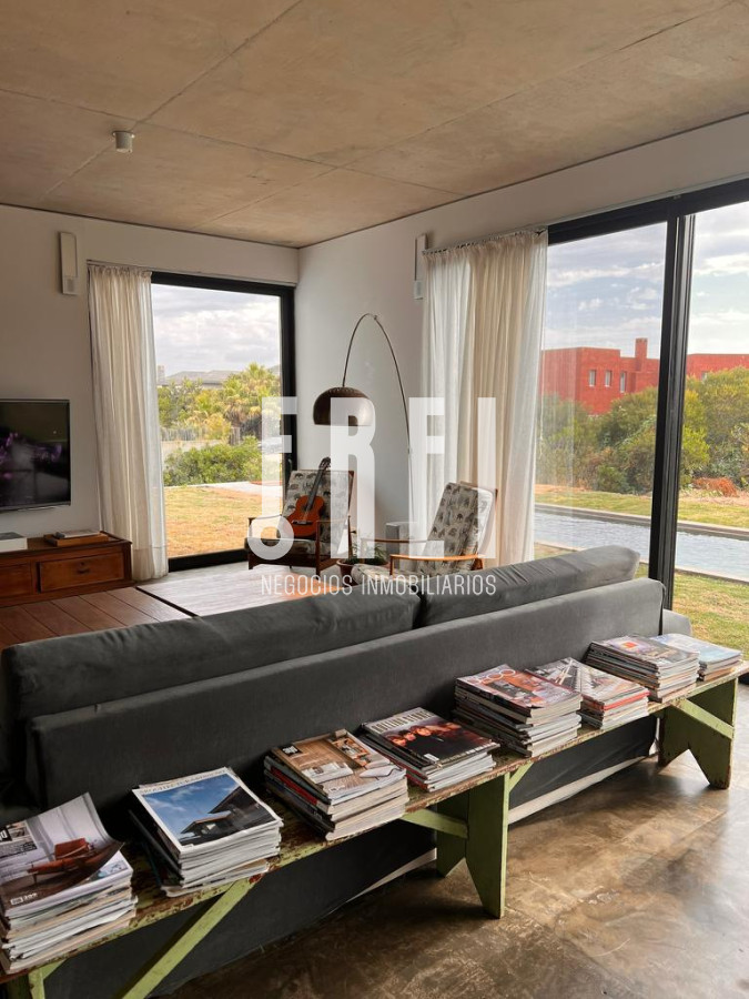 Casa ID.24 - Moderna casa en venta en Punta Piedras