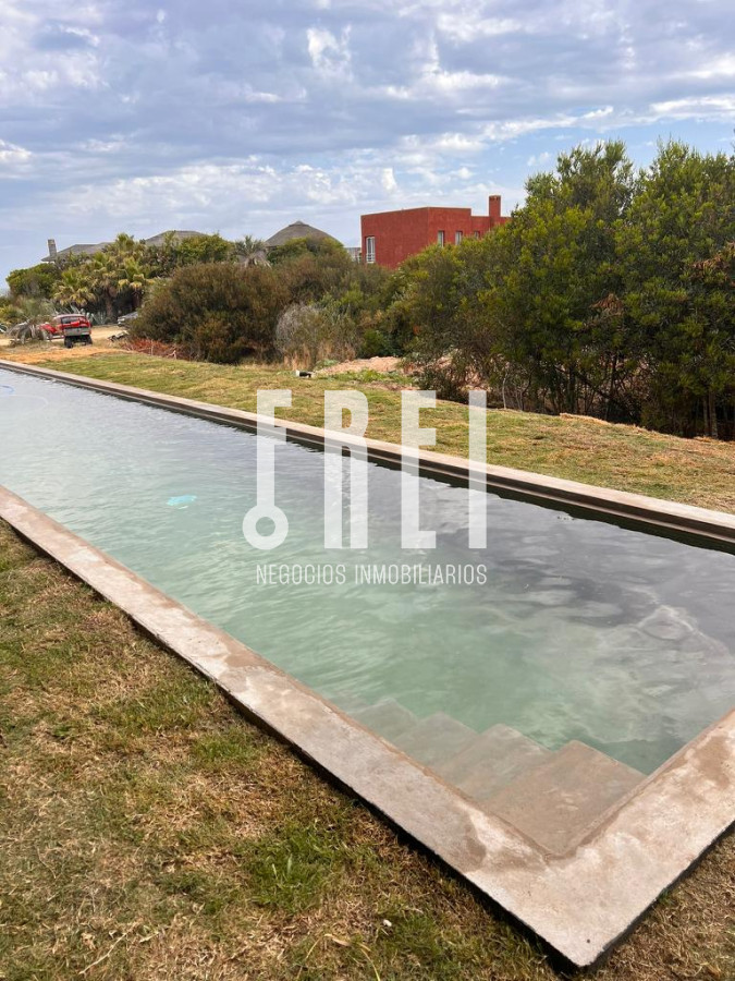 Casa ID.24 - Moderna casa en venta en Punta Piedras