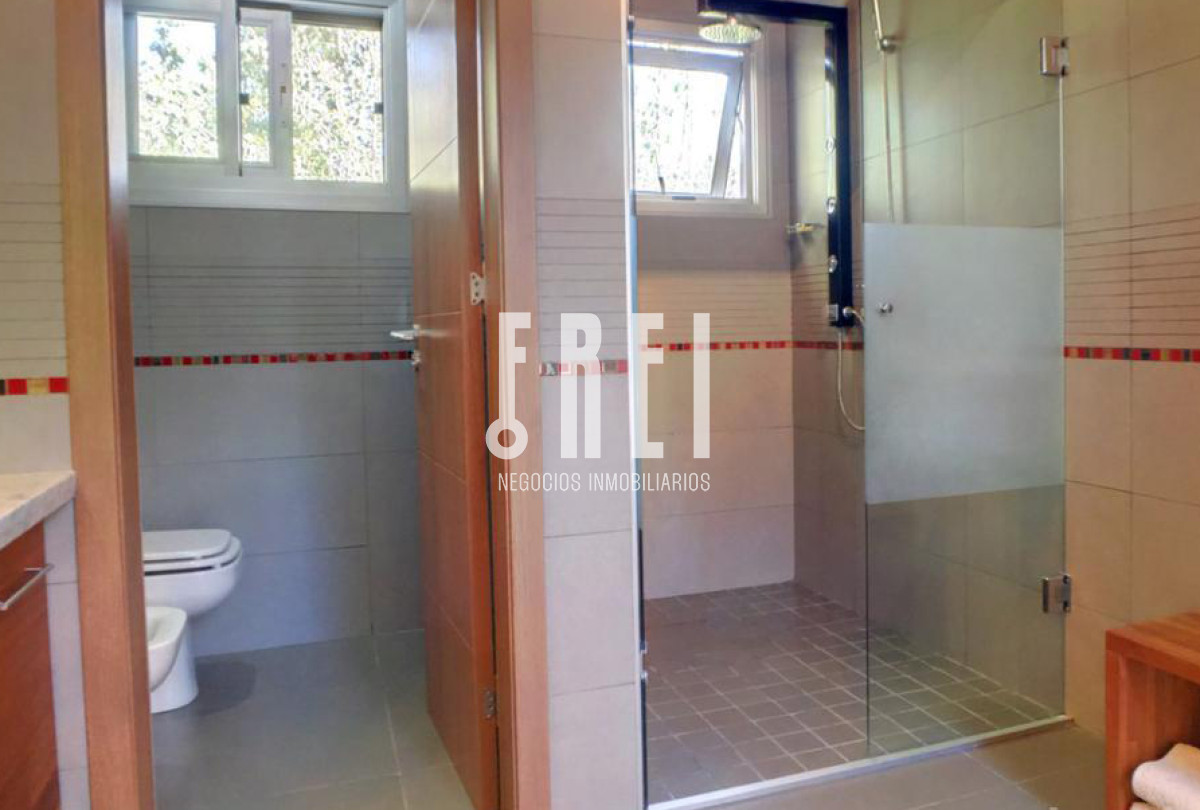 Casa ID.29 - Casa en Barrio Privado 4 dormitorios con piscina
