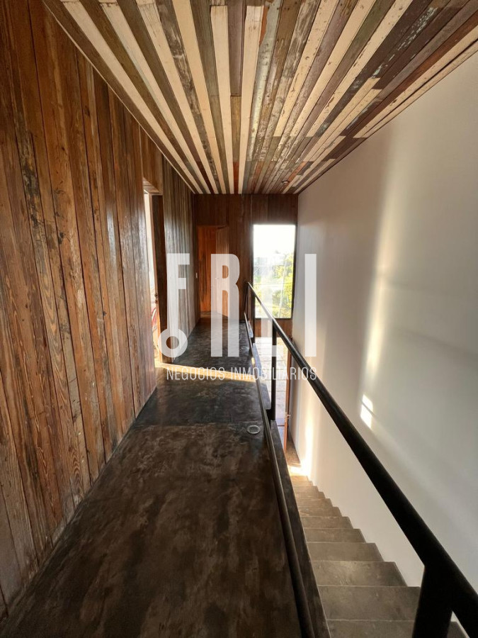 Casa ID.24 - Moderna casa en venta en Punta Piedras