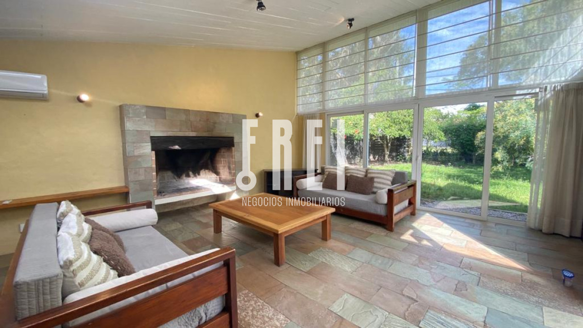 Casa ID.9 - Casa en venta y alquiler anual, en Mansa.