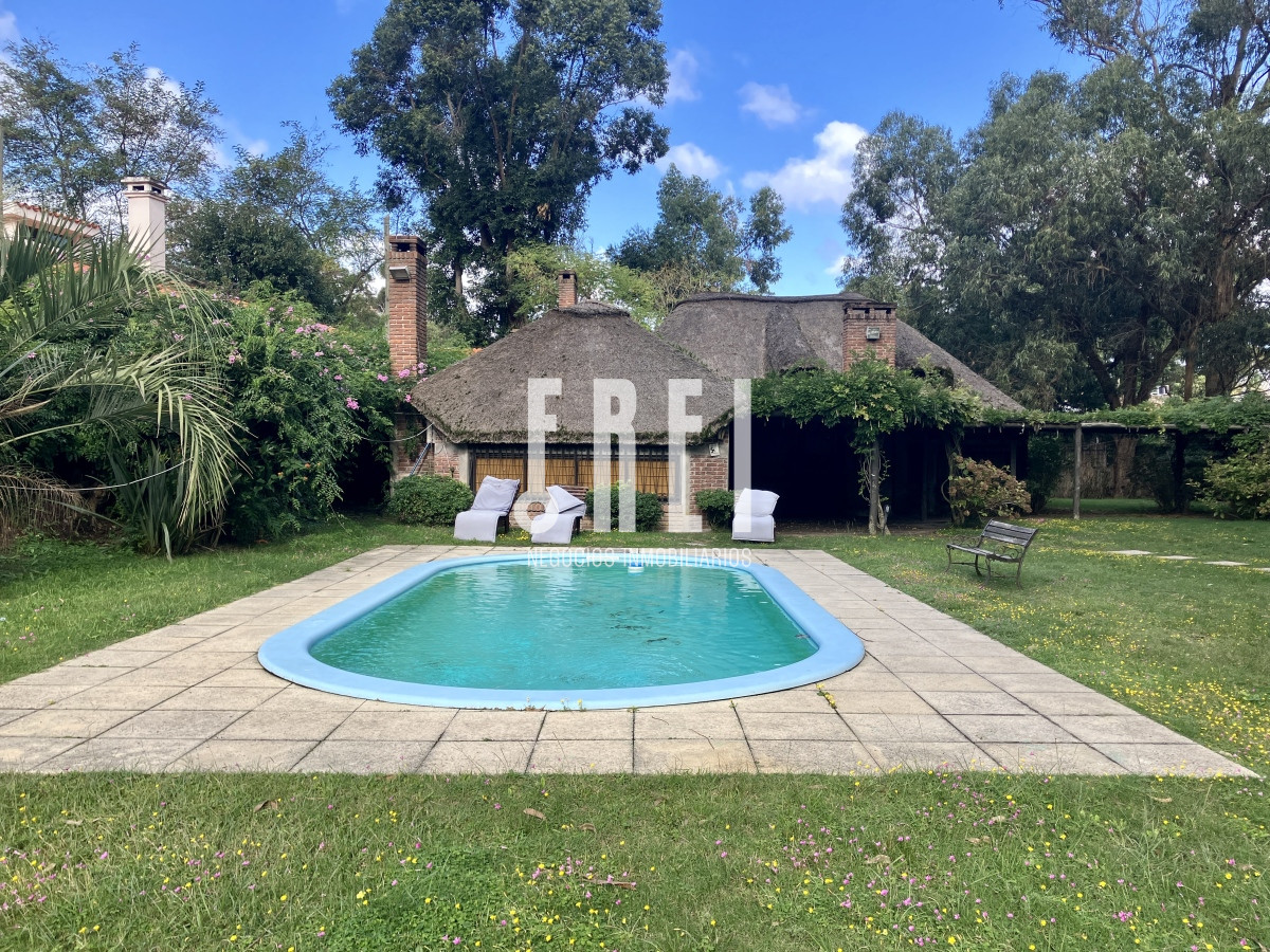 Casa ID.25 - Cabaña en Pinares, a metros del mar....