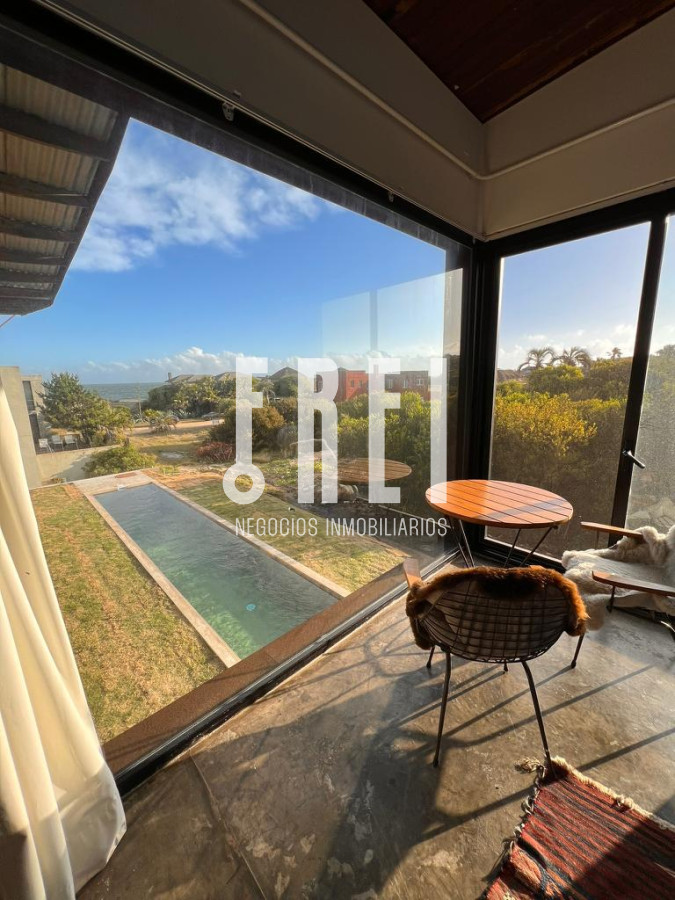 Casa ID.24 - Moderna casa en venta en Punta Piedras