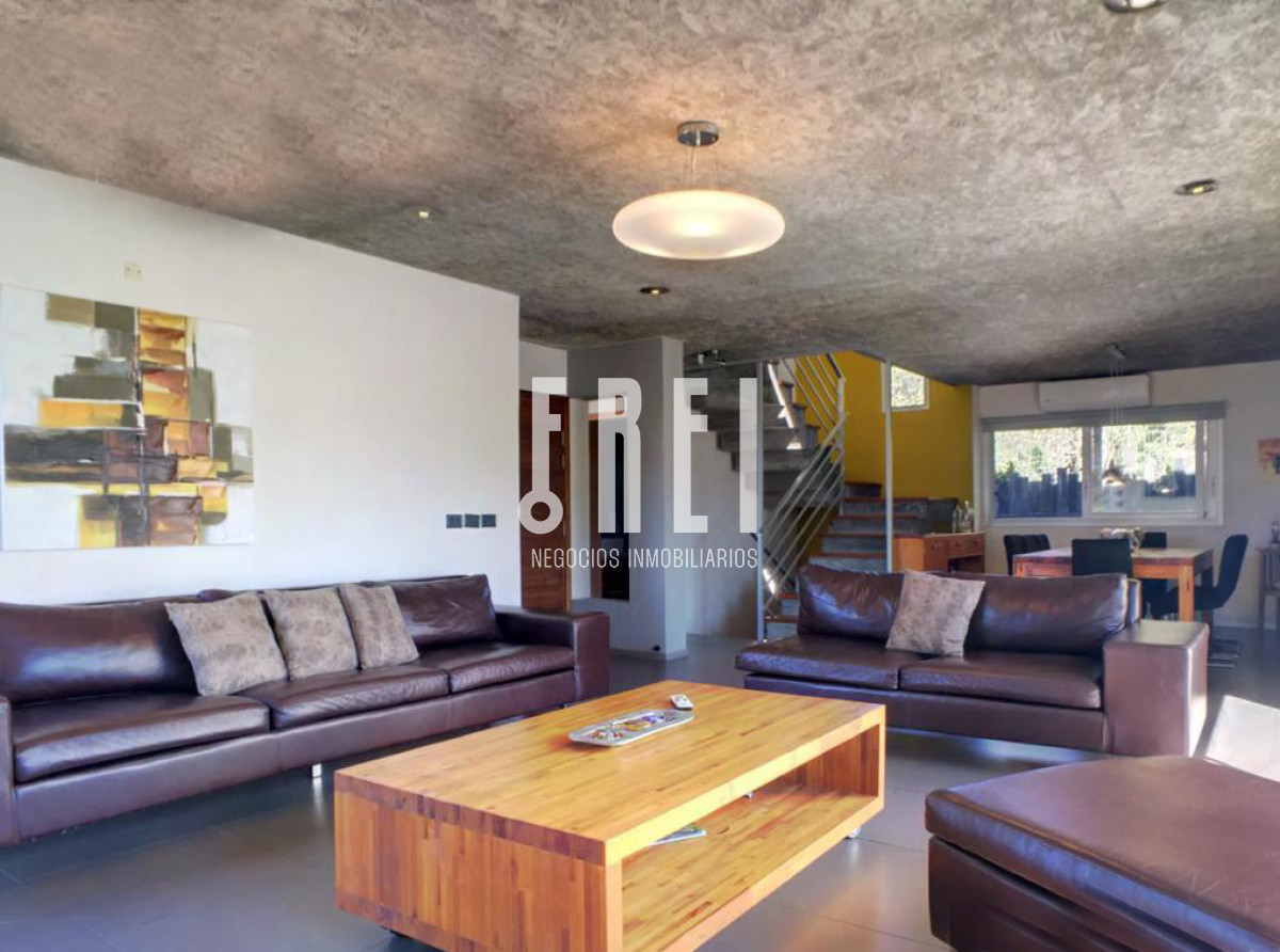 Casa ID.29 - Casa en Barrio Privado 4 dormitorios con piscina