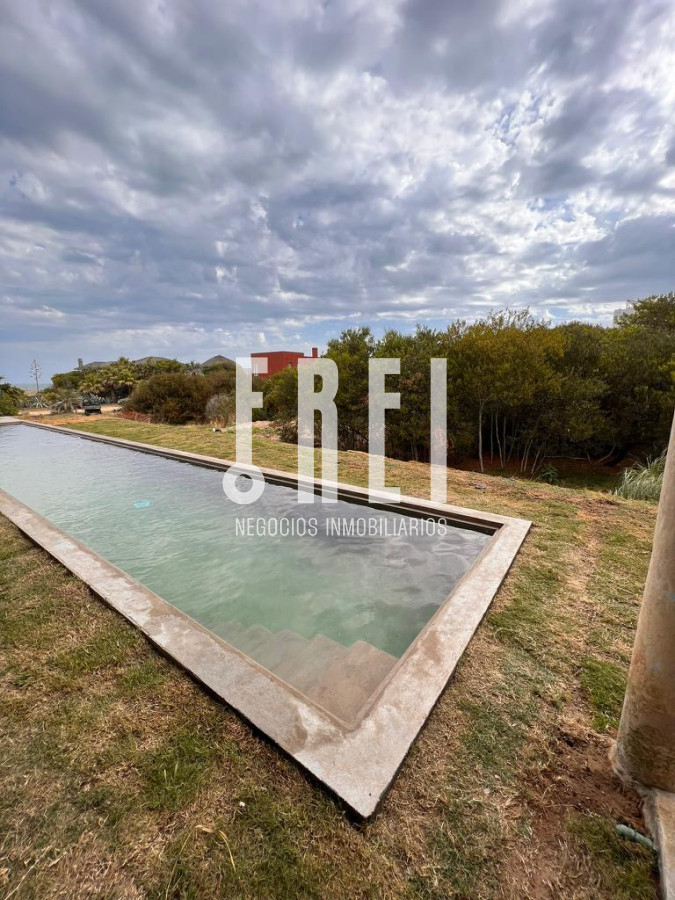 Casa ID.24 - Moderna casa en venta en Punta Piedras