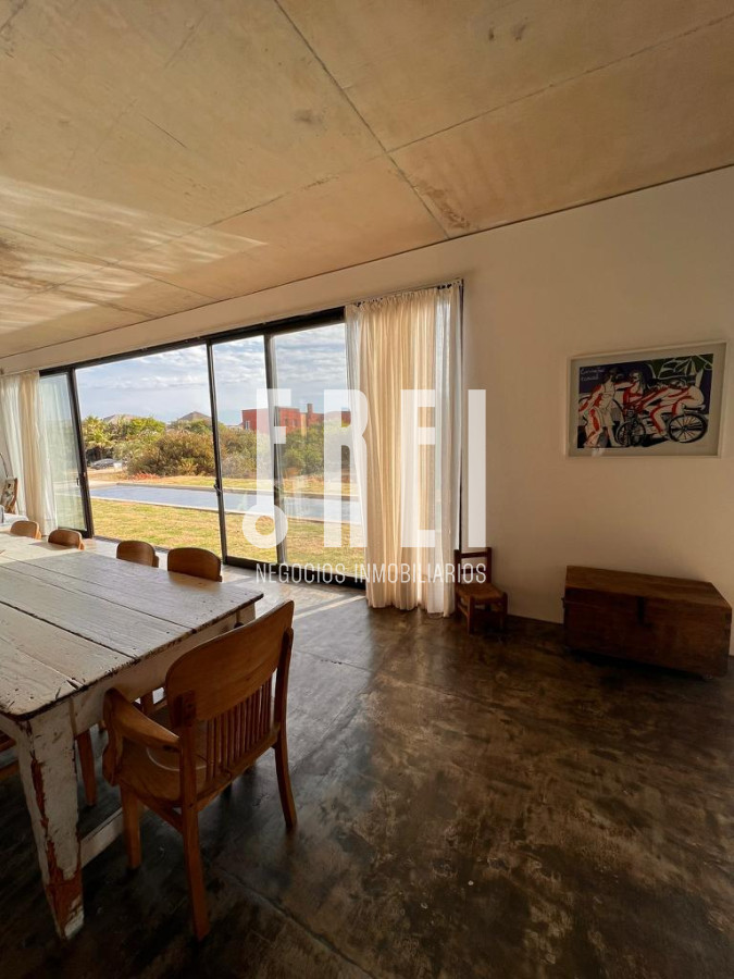 Casa ID.24 - Moderna casa en venta en Punta Piedras