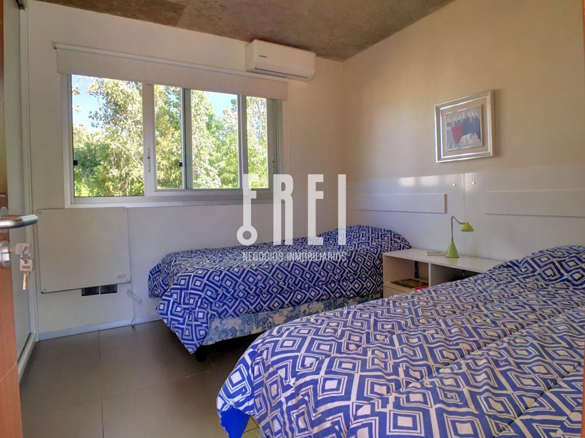 Casa ID.29 - Casa en Barrio Privado 4 dormitorios con piscina