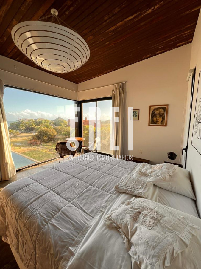 Casa ID.24 - Moderna casa en venta en Punta Piedras