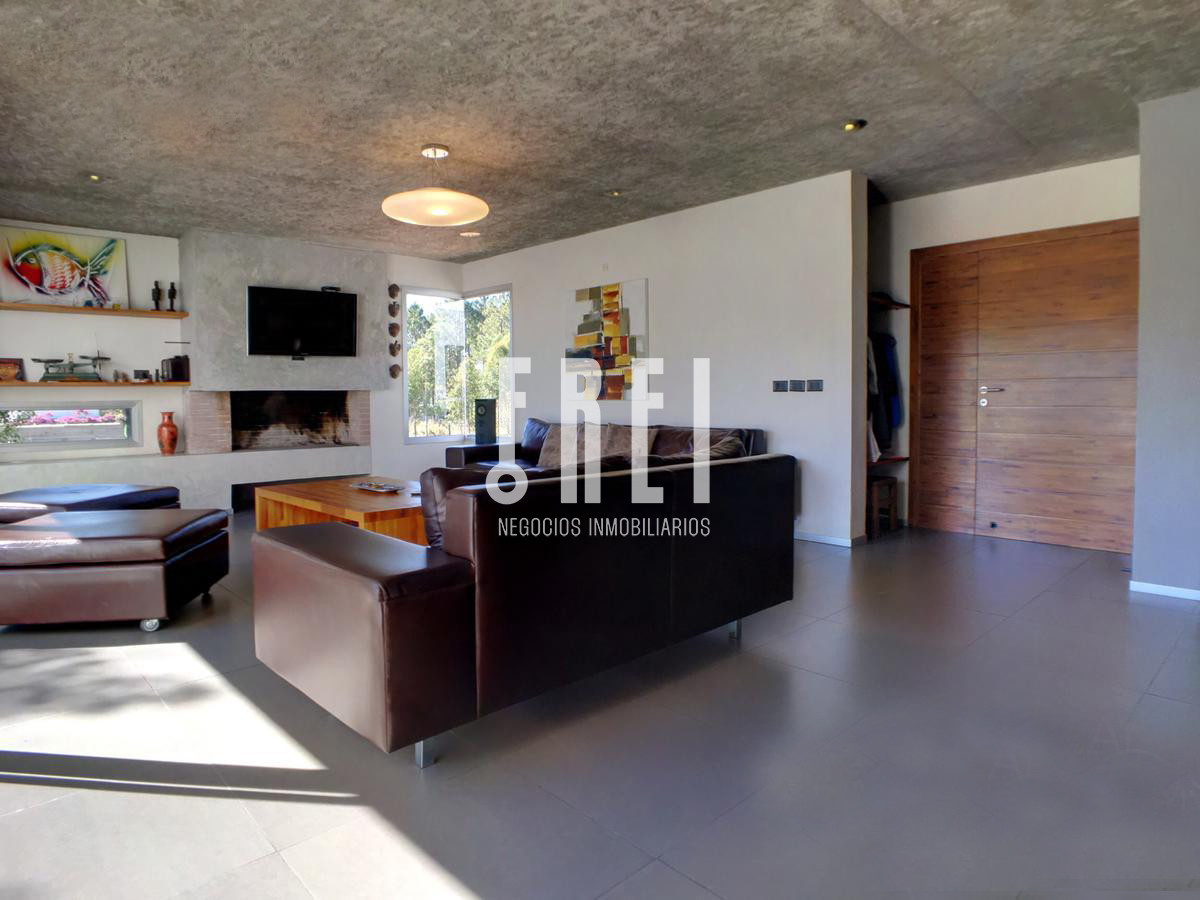 Casa ID.29 - Casa en Barrio Privado 4 dormitorios con piscina