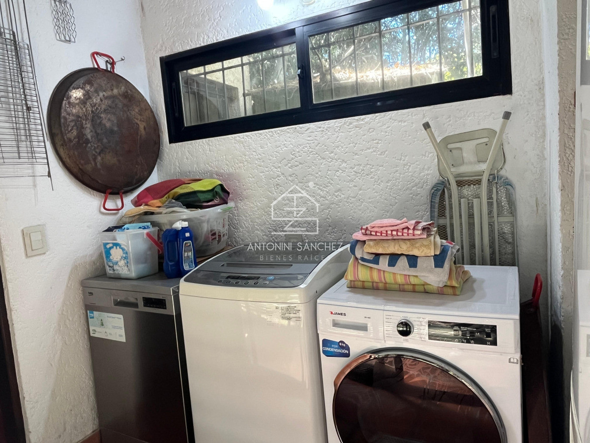 Casa ID.2883 - Alquiler anual ideal uso comercial o familiar .Sobre Avenida Córdoba.