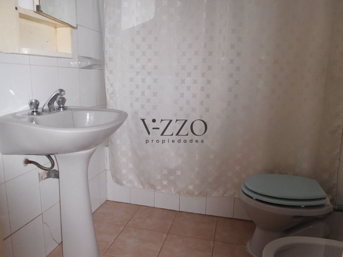 Casa ID.780/Oportunidad-destacada.Construcción-solida-sobre-muy-buen-terreno,-ubicada-en-Golf - Oportunidad destacada.Construcción solida sobre muy buen terreno, ubicada en Golf