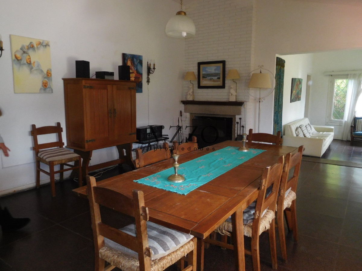 Casa ID.780/Oportunidad-destacada.Construcción-solida-sobre-muy-buen-terreno,-ubicada-en-Golf - Oportunidad destacada.Construcción solida sobre muy buen terreno, ubicada en Golf
