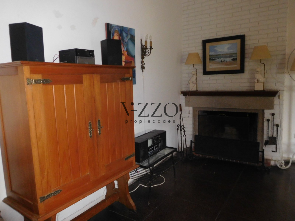 Casa ID.780/Oportunidad-destacada.Construcción-solida-sobre-muy-buen-terreno,-ubicada-en-Golf - Oportunidad destacada.Construcción solida sobre muy buen terreno, ubicada en Golf