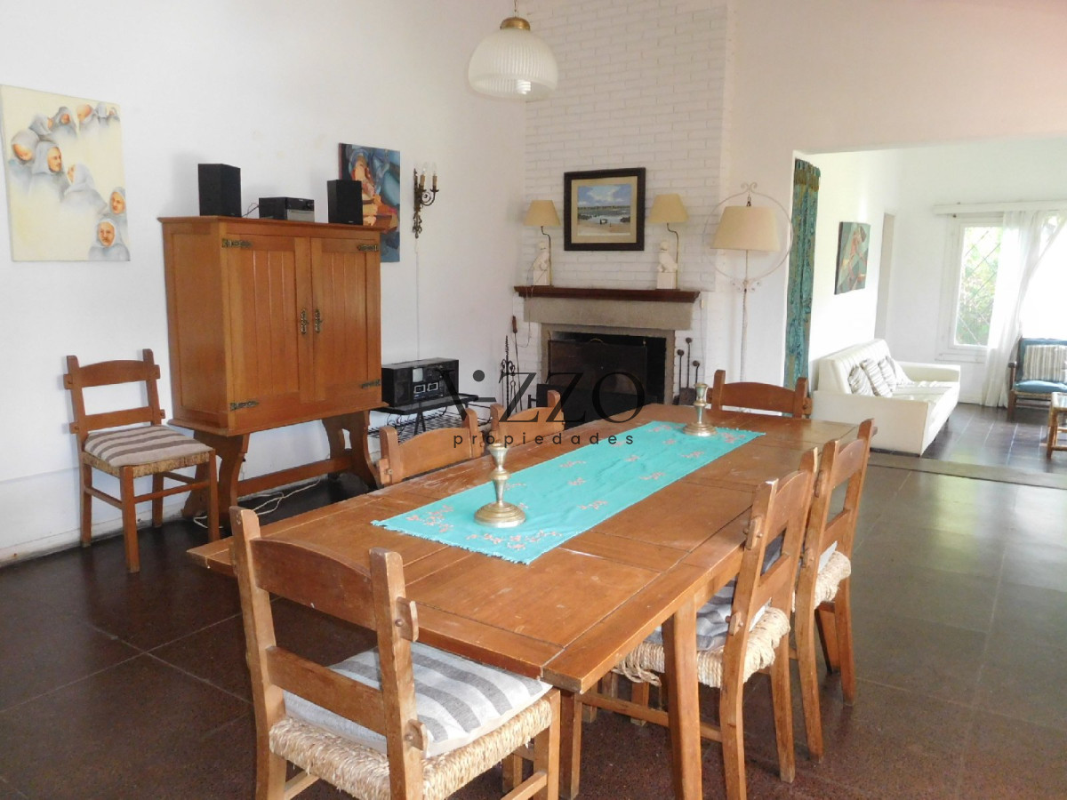 Casa ID.780/Oportunidad-destacada.Construcción-solida-sobre-muy-buen-terreno,-ubicada-en-Golf - Oportunidad destacada.Construcción solida sobre muy buen terreno, ubicada en Golf