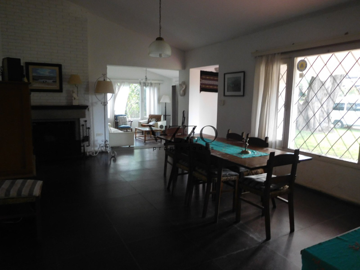 Casa ID.780/Oportunidad-destacada.Construcción-solida-sobre-muy-buen-terreno,-ubicada-en-Golf - Oportunidad destacada.Construcción solida sobre muy buen terreno, ubicada en Golf
