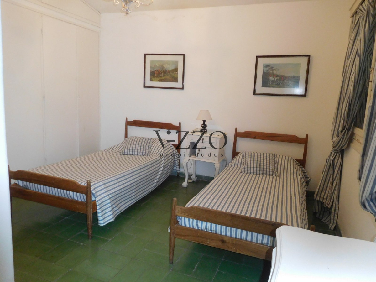 Casa ID.780/Oportunidad-destacada.Construcción-solida-sobre-muy-buen-terreno,-ubicada-en-Golf - Oportunidad destacada.Construcción solida sobre muy buen terreno, ubicada en Golf