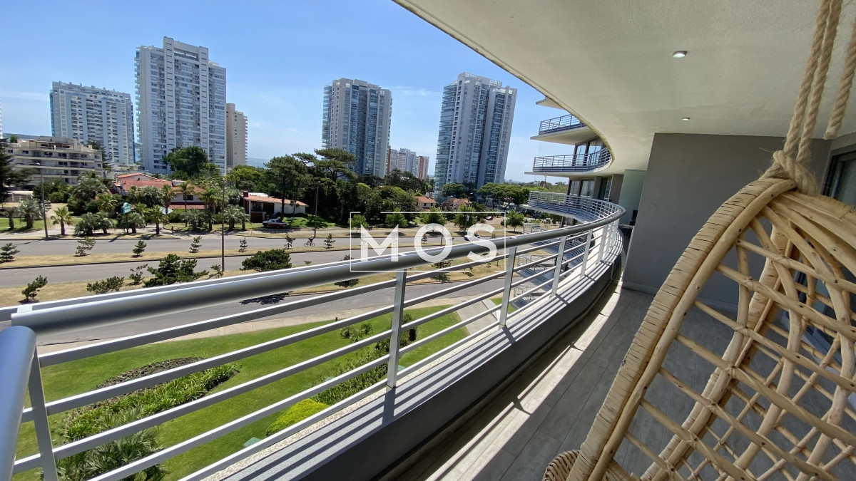 Apartamento ID.2539 - Apartamento en venta a metros de playa Mansa amueblado a estrenar.