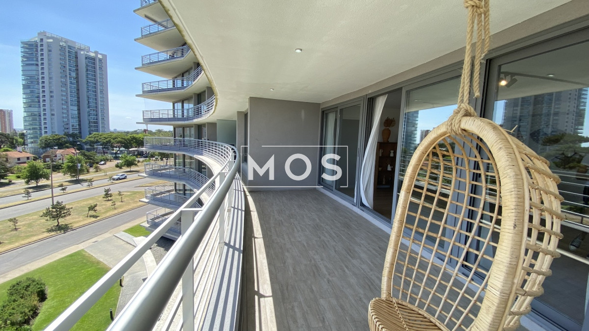 Apartamento ID.2539 - Apartamento en venta a metros de playa Mansa amueblado a estrenar.