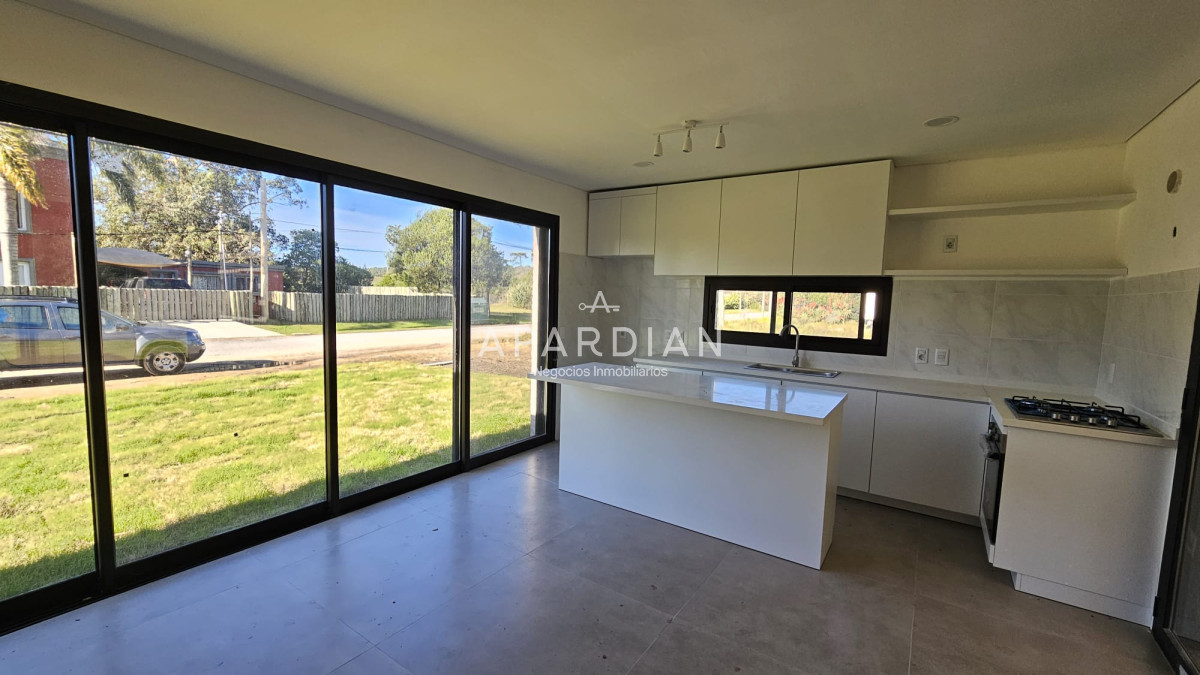 Casa ID.21098077 - Casa a Estrenar en Barrio Pinares – Moderna, Luminosa y Funcional