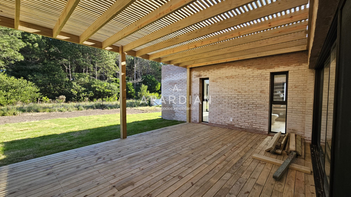 Casa ID.21098077 - Casa a Estrenar en Barrio Pinares – Moderna, Luminosa y Funcional
