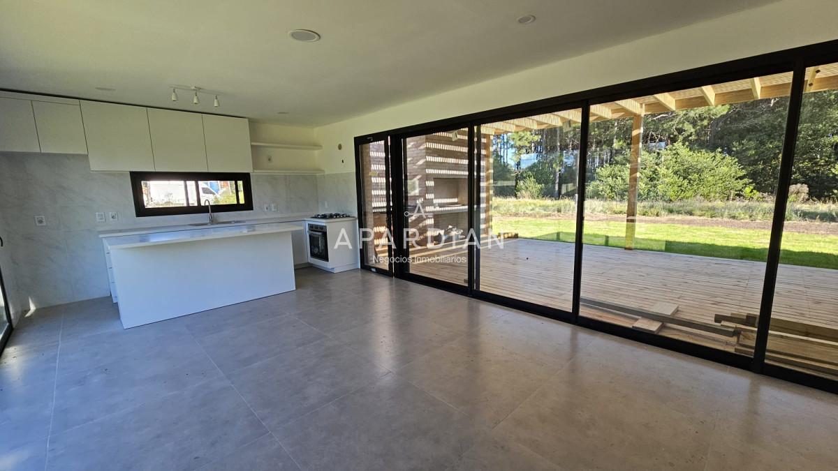 Casa ID.21098077 - Casa a Estrenar en Barrio Pinares – Moderna, Luminosa y Funcional