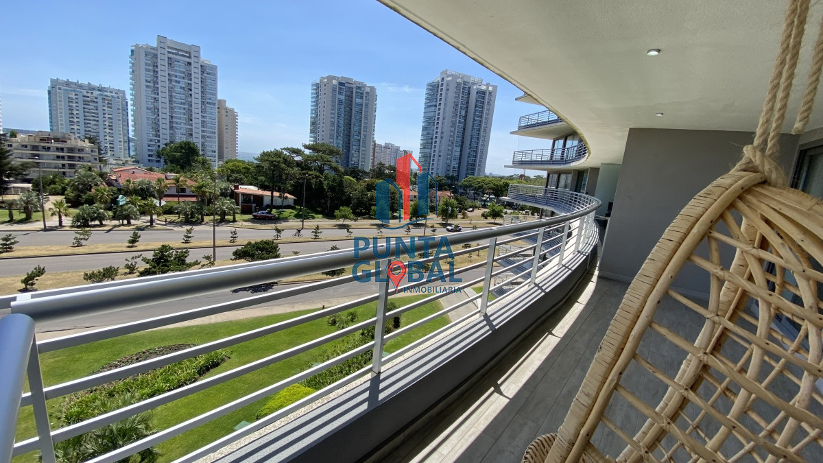 Apartamento ID.218 - Apartamento en venta a metros de playa Mansa amueblado a estrenar.