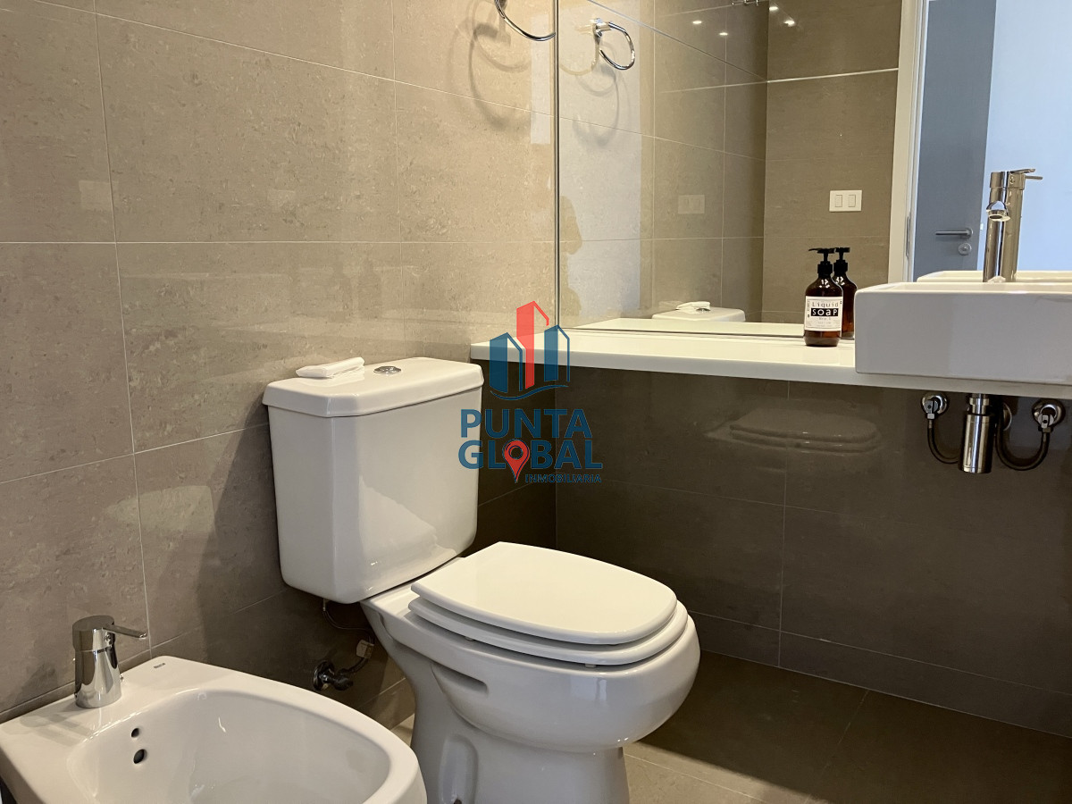 Apartamento ID.218 - Apartamento en venta a metros de playa Mansa amueblado a estrenar.