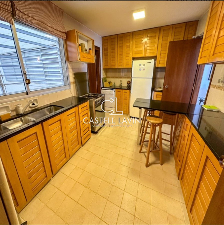 Apartamento ID.218 - Venta Apartamento 2 Dormitorios primera línea al mar Península Punta del Este