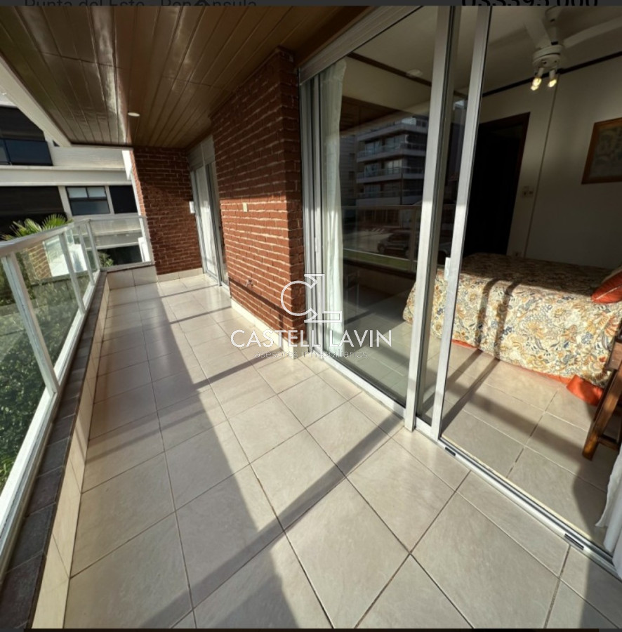 Apartamento ID.218 - Venta Apartamento 2 Dormitorios primera línea al mar Península Punta del Este