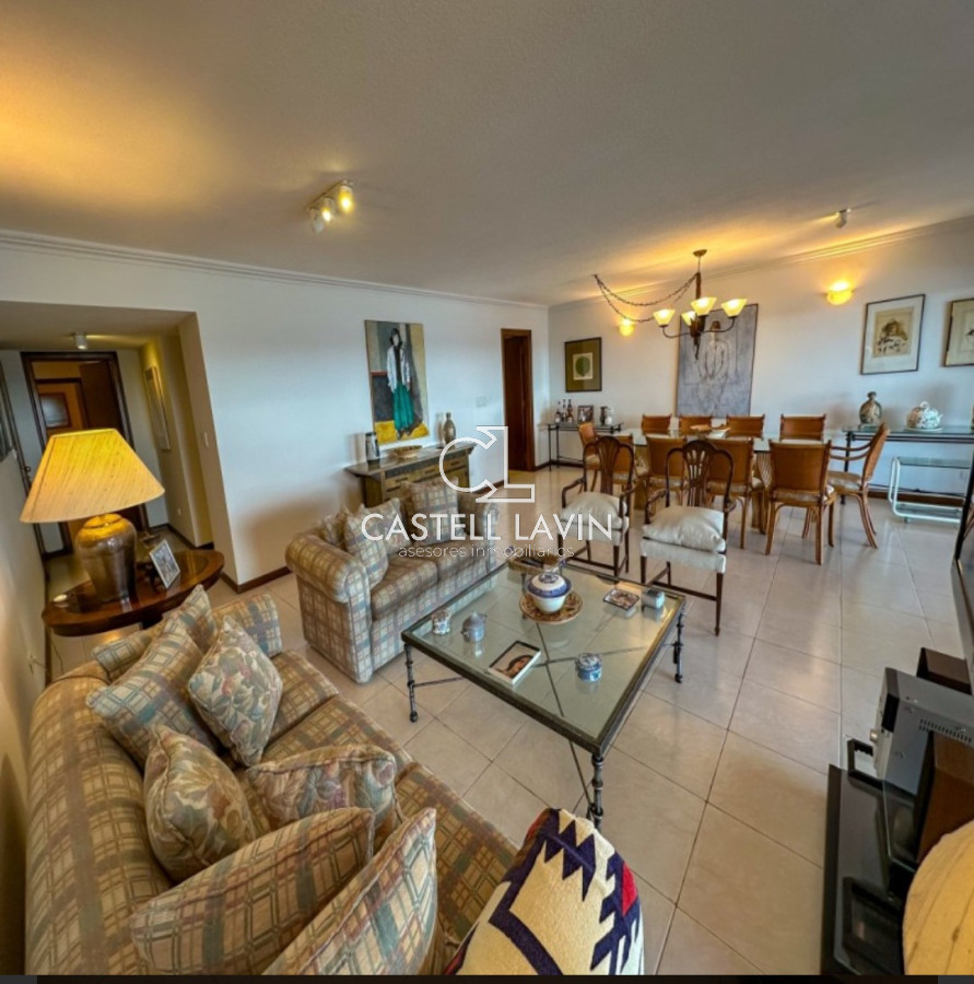 Apartamento ID.218 - Venta Apartamento 2 Dormitorios primera línea al mar Península Punta del Este