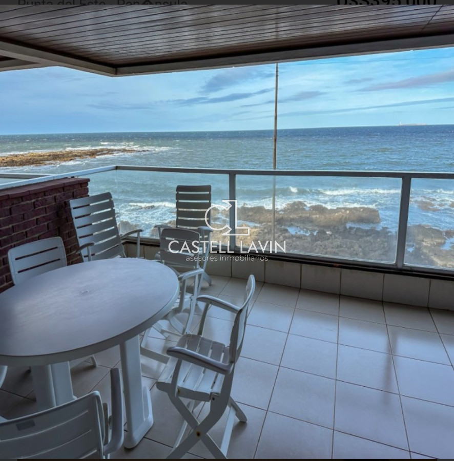 Apartamento ID.218 - Venta Apartamento 2 Dormitorios primera línea al mar Península Punta del Este