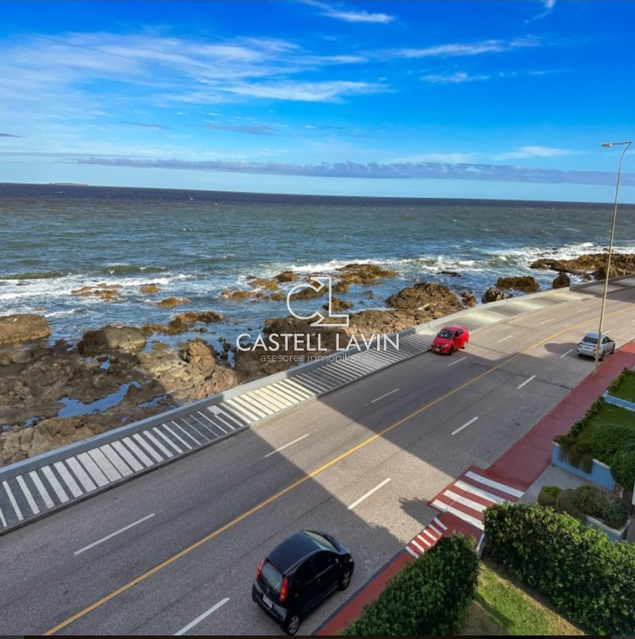 Apartamento ID.218 - Venta Apartamento 2 Dormitorios primera línea al mar Península Punta del Este