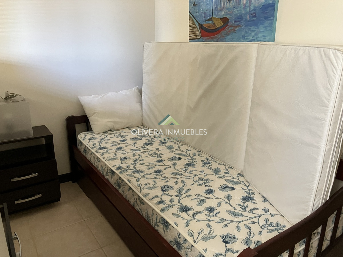 Apartamento ID.11039 - Apartamento en Brava 3 dormitorios con terraza y 2 cocheras