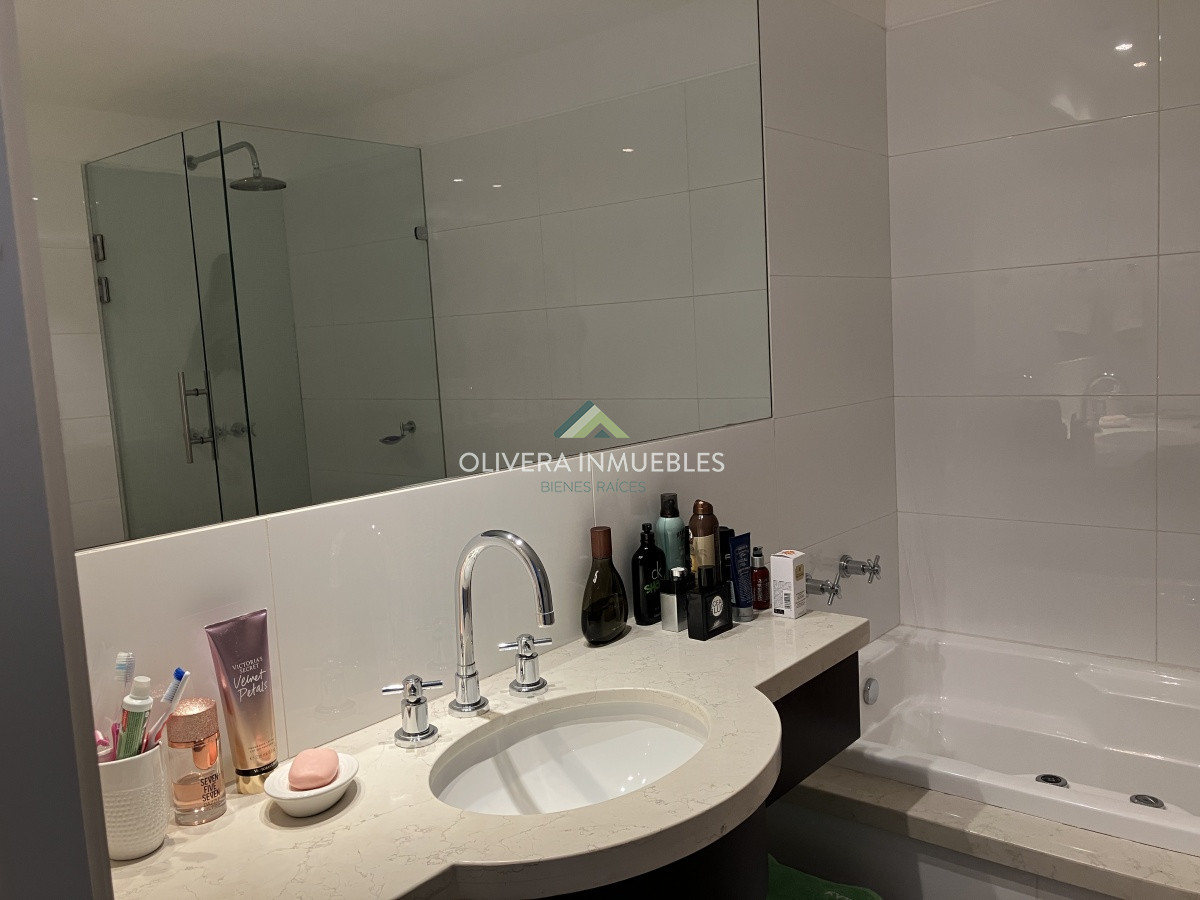 Apartamento ID.11039 - Apartamento en Brava 3 dormitorios con terraza y 2 cocheras