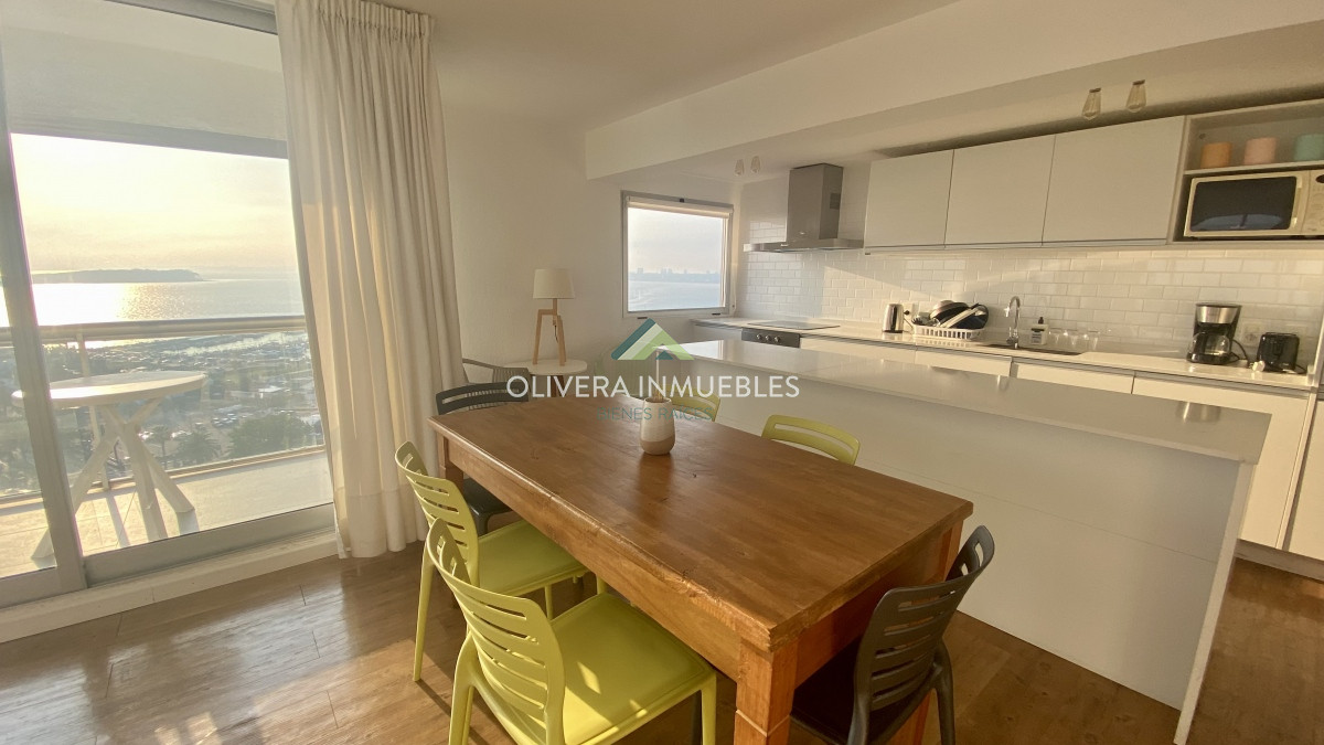 Apartamento ID.12168 - Te imaginas disfrutar de la vista al puerto cuando quieras? 