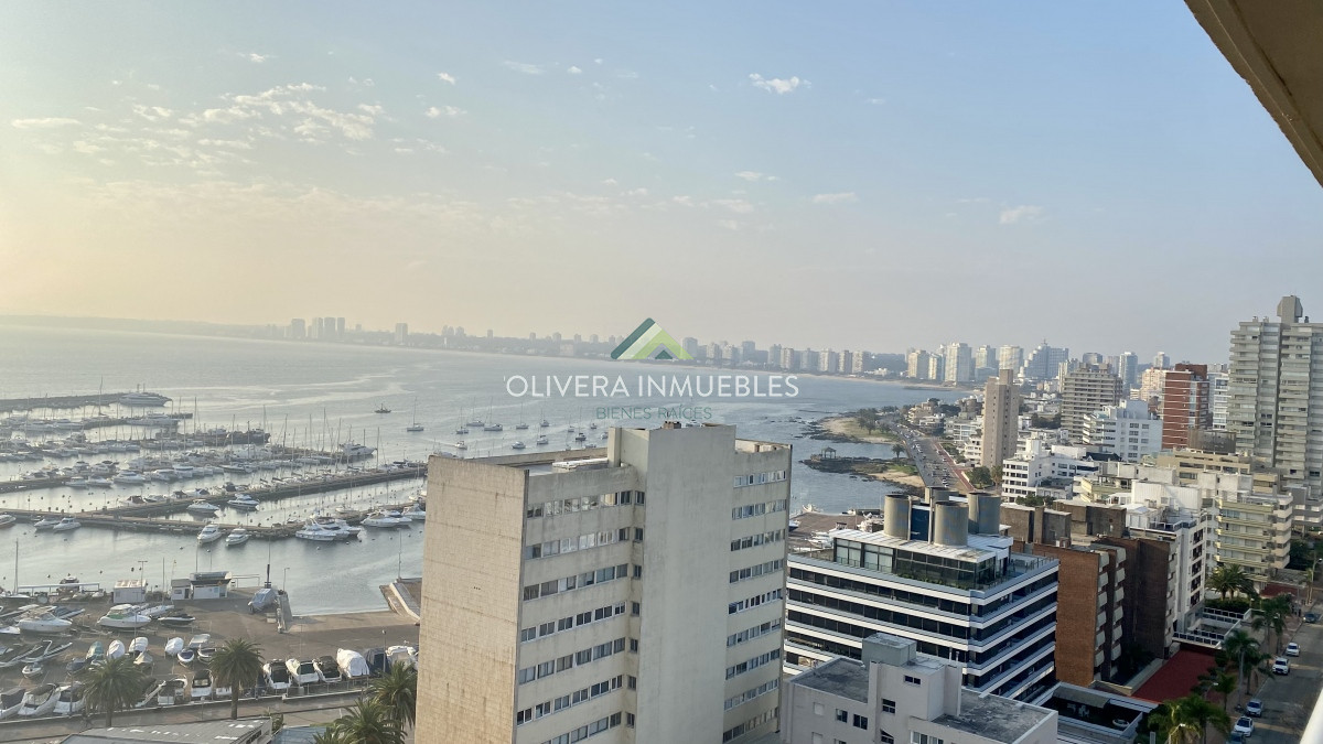Apartamento ID.12168 - Te imaginas disfrutar de la vista al puerto cuando quieras? 