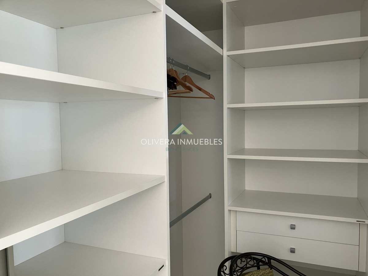 Apartamento ID.11039 - Apartamento en Brava 3 dormitorios con terraza y 2 cocheras