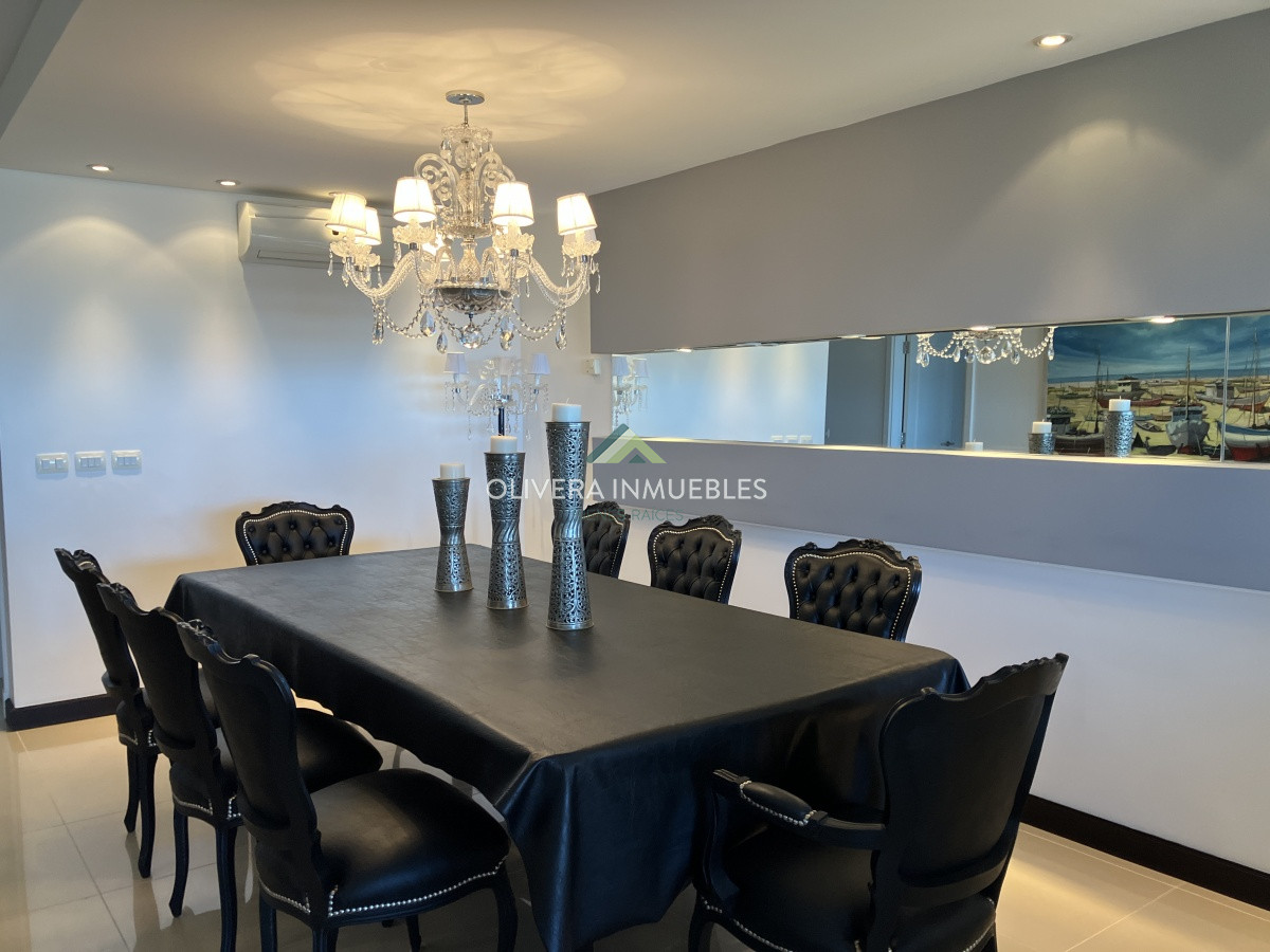Apartamento ID.11039 - Apartamento en Brava 3 dormitorios con terraza y 2 cocheras