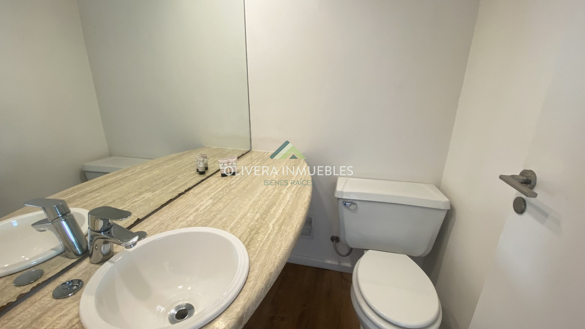 Apartamento ID.12168 - Te imaginas disfrutar de la vista al puerto cuando quieras? 
