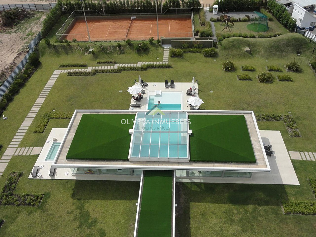 Apartamento ID.11040 - Espectacular apartamento frente a playa Brava en venta y alquiler.