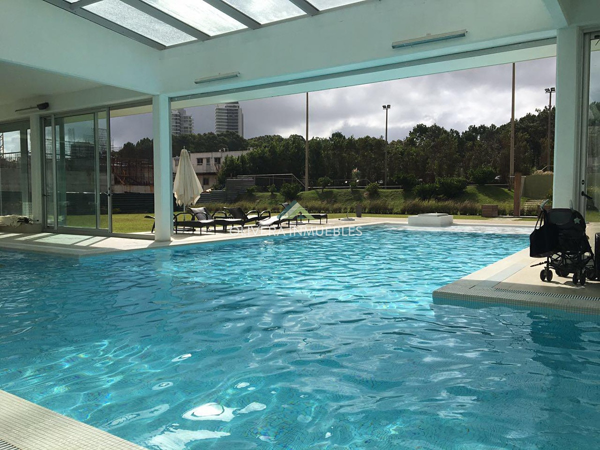 Apartamento ID.11040 - Espectacular apartamento frente a playa Brava en venta y alquiler.